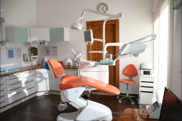 Everything You Need to Know About High Tech Root Canal Treatment and the Technology Behind It