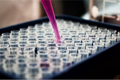 Medical Device News Magazine 5 Medical Research In A Lab