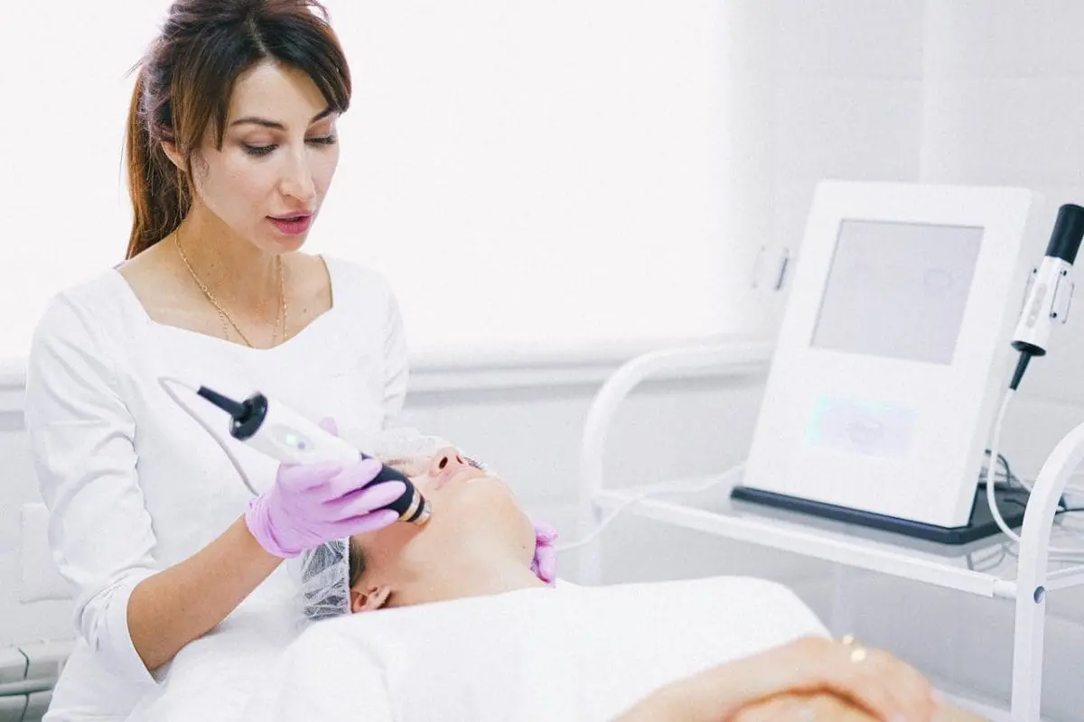 Medical Aesthetic Treatments: A Holistic Approach to Skin Care 1 Medical Aesthetic Treatments