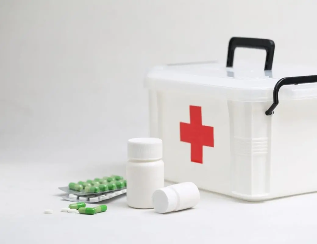 Essential Boat Safety: Building Your First Aid Kit for Emergencies 1 First Aid Kit for Boat Safety